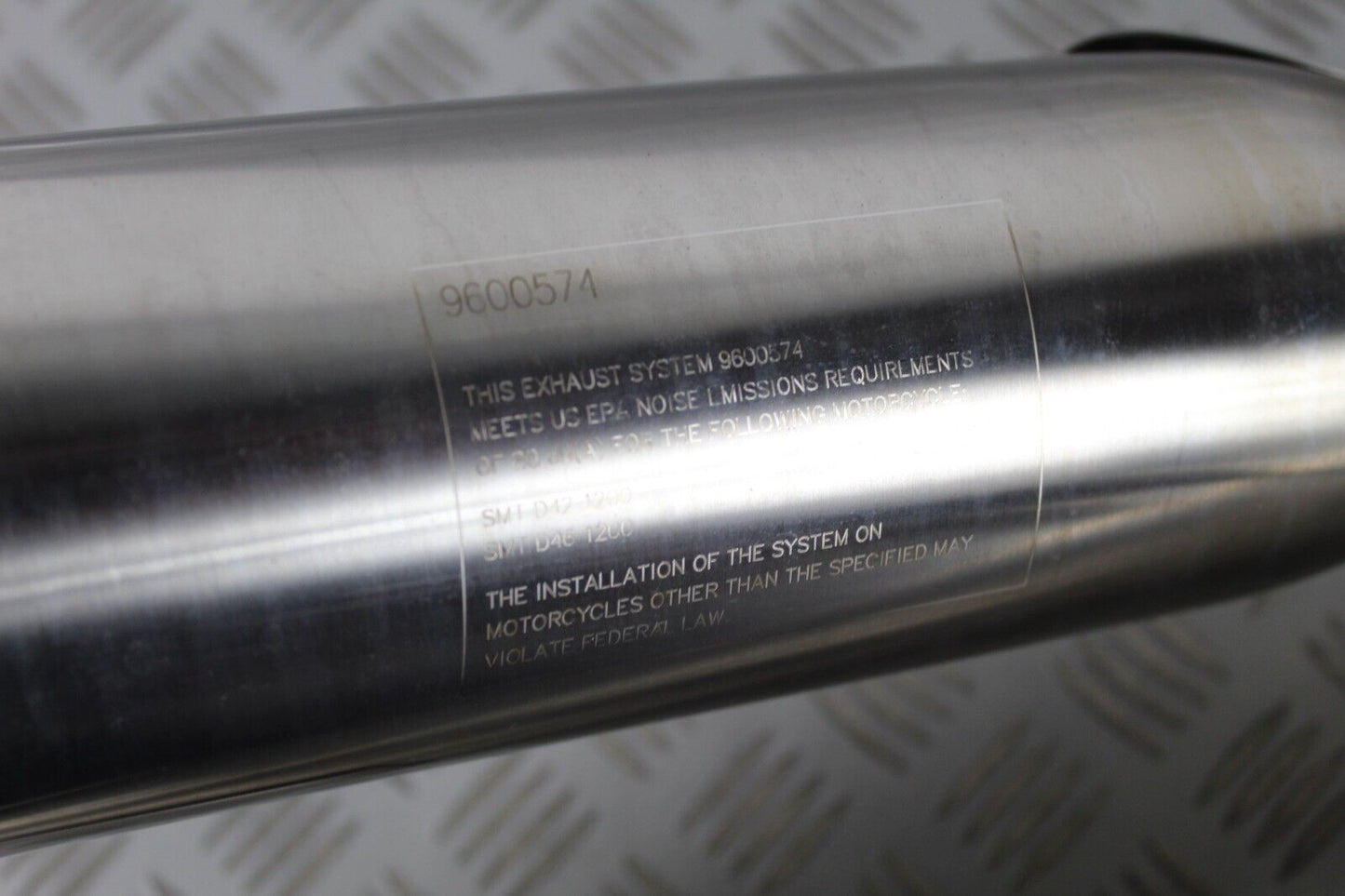Triumph Vance & Hines Bonneville Bobber Exhausts