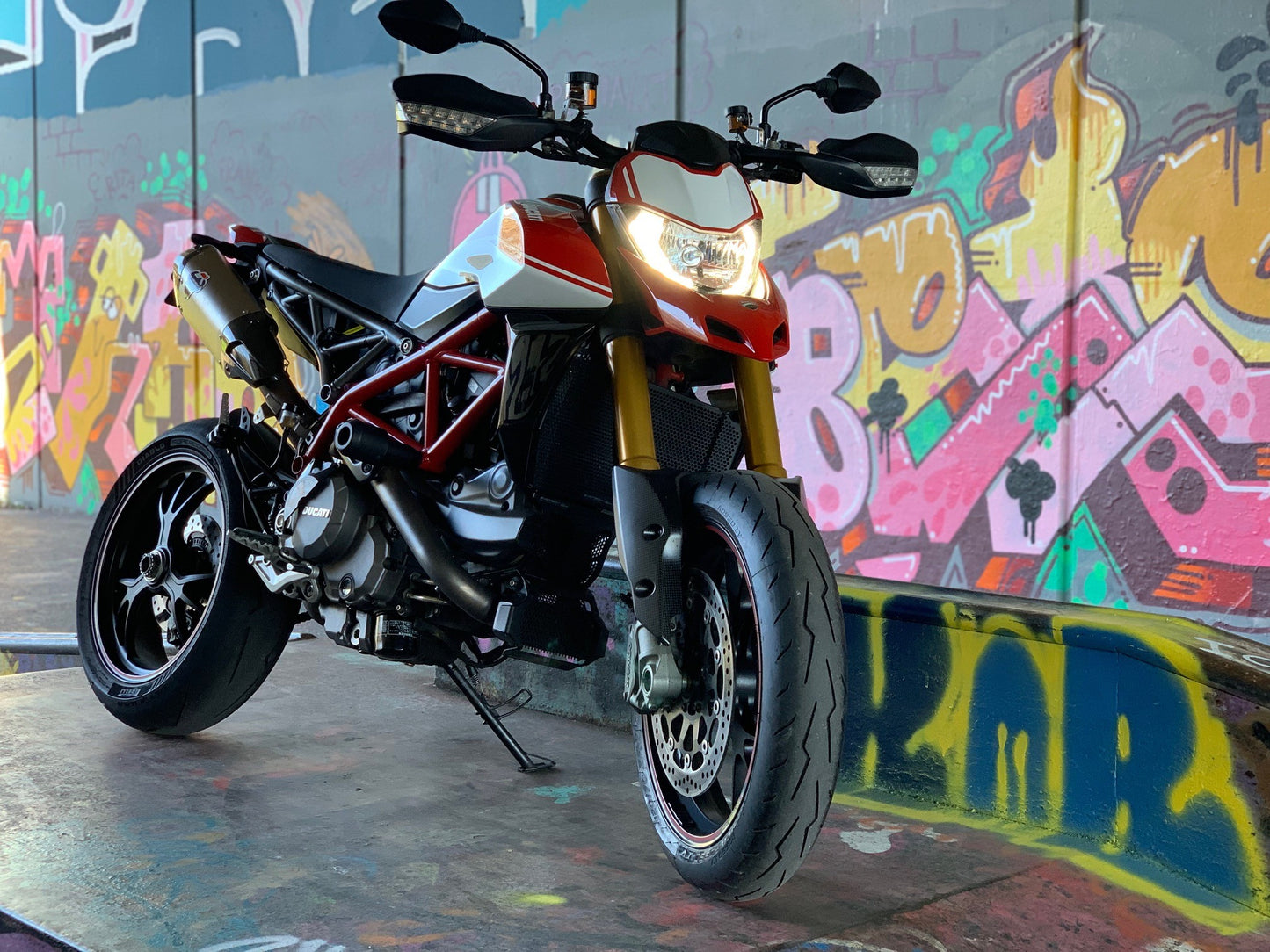 Ducati Hypermotard 950 SP – Carbon Loaded – Termignoni Exhaust – Immaculate