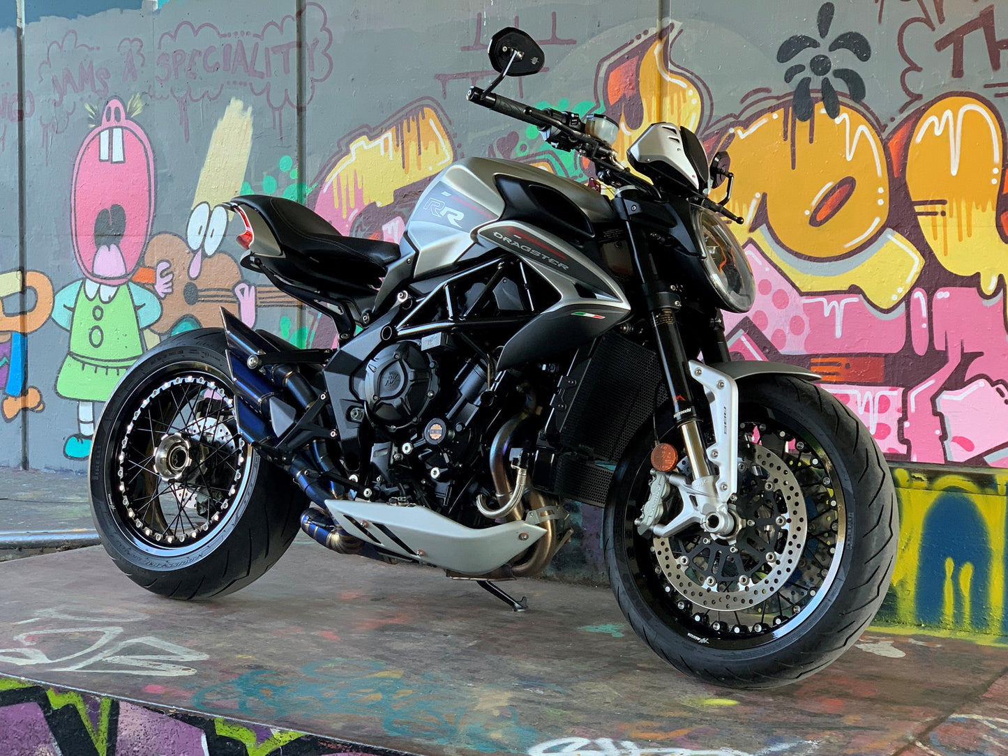 MV Agusta Dragster RR (2021) – 800cc – “Motorcycle Art” – Immaculate