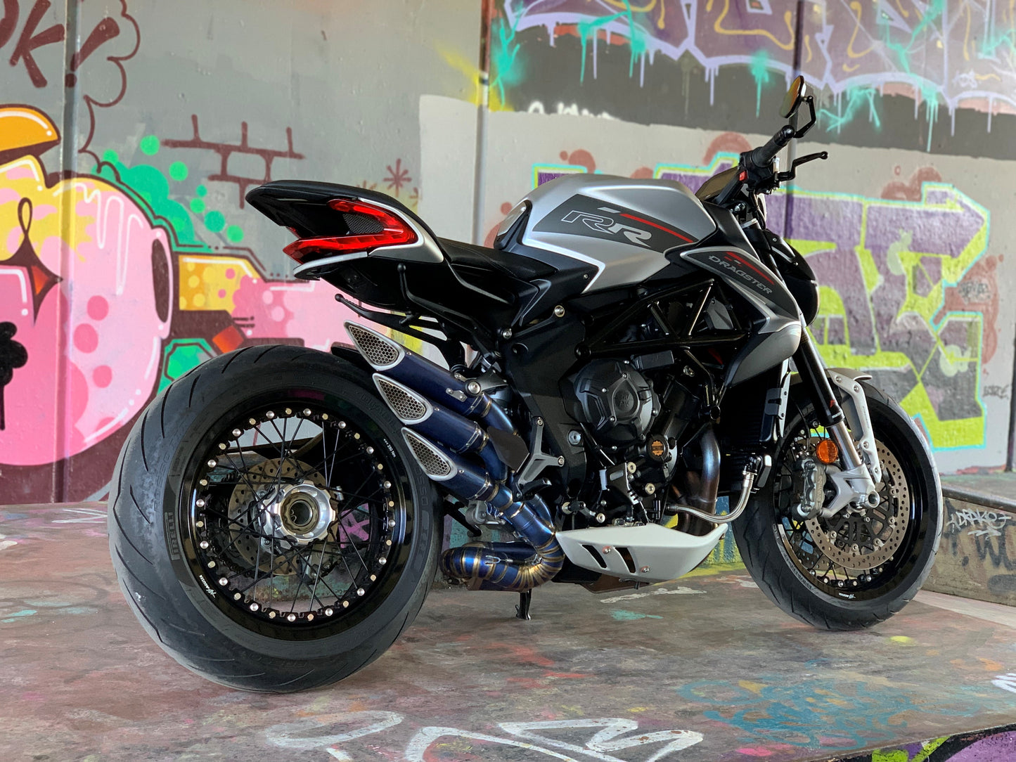 MV Agusta Dragster RR (2021) – 800cc – “Motorcycle Art” – Immaculate